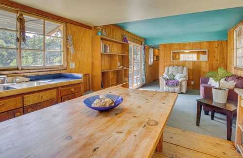 Topanga Cabin | Topanga Canyon Rustic Treetop Trailer on 16 Acres!