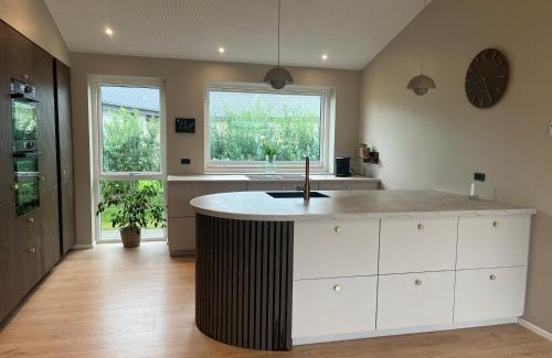 Holstebro Villa | Topmoderne og bynær villa