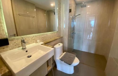 Bang Sare Apartment | Toppmodern lägenhet i Bang Saray