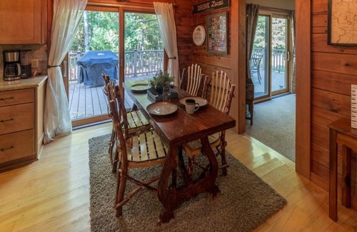 Clam River Cabin | Torch Lake|Fall Colors, Cozy Firepit, Golf, Wine