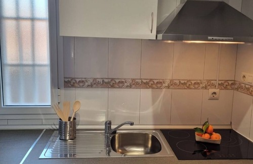 Roquetas de Mar Apartment | Torete es un Ático de Playa en el Centro de la Ciudad, Servicios a pie de Calle