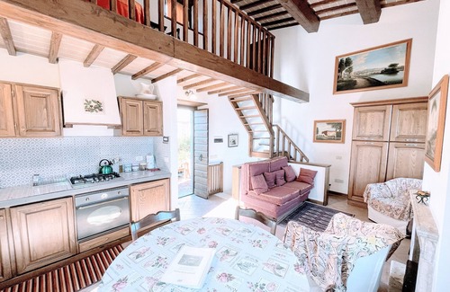 Strettura House | Toretta sleeps 5 with pool, views, wifi, aircon, large terrace, patio, gardens