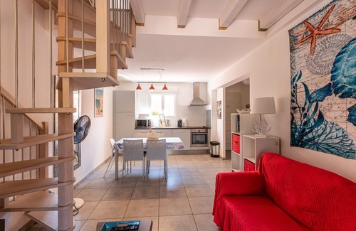 Prunete House | Torra Mare - Two Bedroom House, Sleeps 6