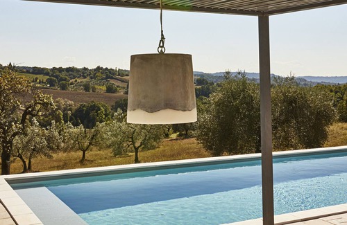 Montoro Villa | Torre DÉstate Designvilla Tuscany with large Infinity Pool
