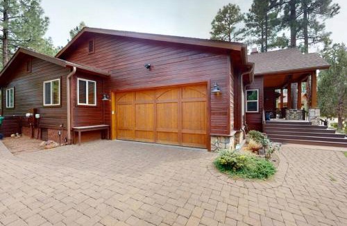 Torreon House | Torreon Cozy Cabin, Decks, BBQ, 4Bedroom, Sleeps 8