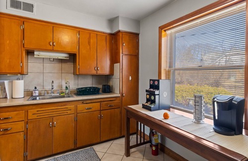 Washington Heights Apartment | Tosa's Cozy Corner - Pet & Family Friendly, Walkable, Near Downtown Tosa & MKE!