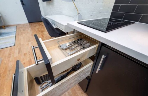 Downtown Hartford Apartment | Totally Private Cozy studio in awesome Hartford with WiFi, AC