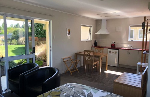 Twizel House | Totara Cottage - Free WifinAvailable 27 Dec 25 - 02 Jan 26 -min stay 5 nights
