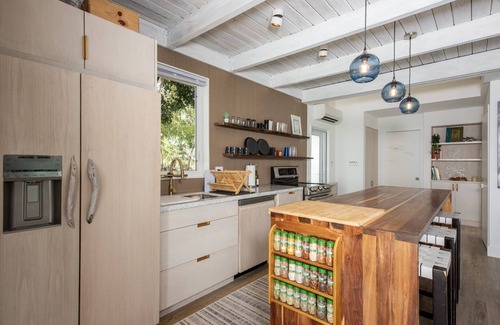 Savannah Sound House | Touch Of Class Cottage 2 Bedroom Home