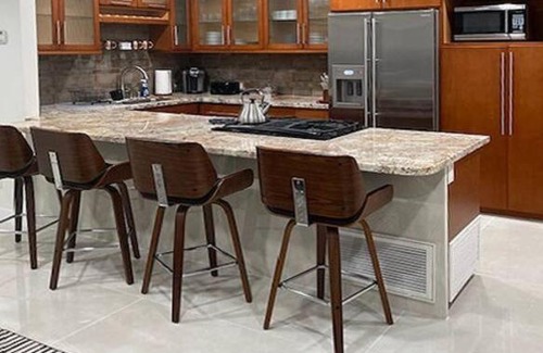 Belmont Shore Apartment | Touch of Heaven