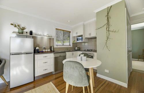 Canobolas House | Towac Cabin 1- Scenic Escape, Picturesque Views