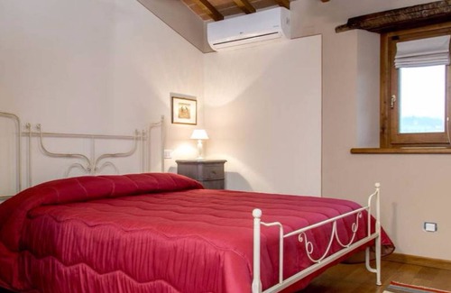 Poppi Apartment | Tower apartment in Farmhouse with pool