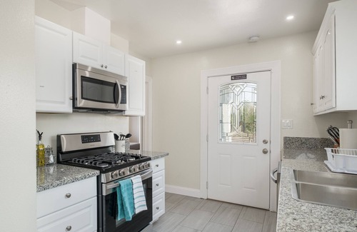 Fresno House | Tower District Sanctuary - Clean and Functional
