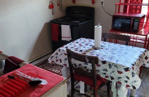 Niagara Falls Apartment | Tower Of Little Italy
