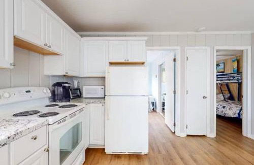 Bethany Beach Apartment | Tower Shores Tiny Gem