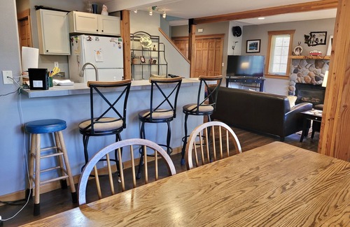 Winthrop Condo | Towering Pines-Dog Friendly, Walk to Ski trail and Close to Town!