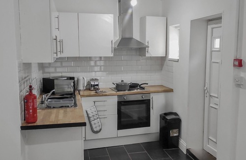Great Yarmouth Apartment | Town Centre, 5 Mins From Train Station & Supermarkets, 10 Mins to the Beach