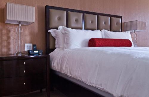 West Ashley Hotel | Town & Country Inn and Suites