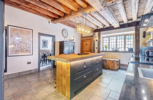 Tonbridge House | Town Farm House - Uk50144