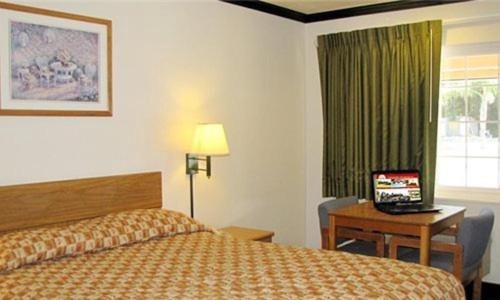 Chico Hotel | Town House Motel