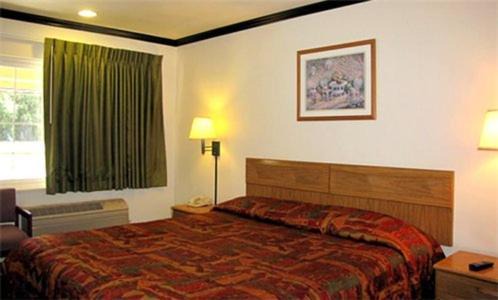Chico Hotel | Town House Motel