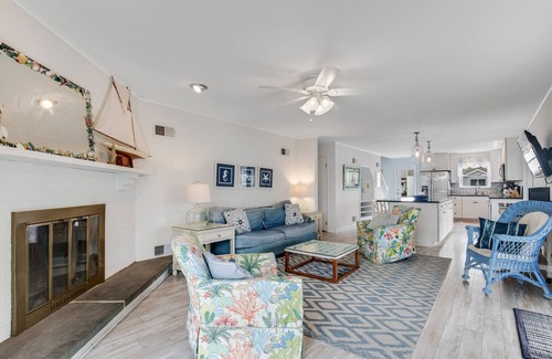 South Bethany Harbor House | Town of South Bethany corner canal-front home 6 bedroom, 4.5 baths, private dock