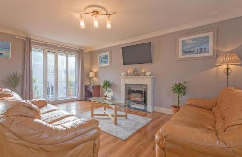 Galway City Centre Apartment | Town Square Townhouse - Best Location in Galway
