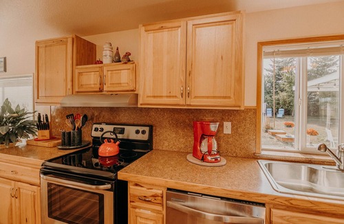 Port Angeles House | Towne & Country Living: Agnew Mountain View