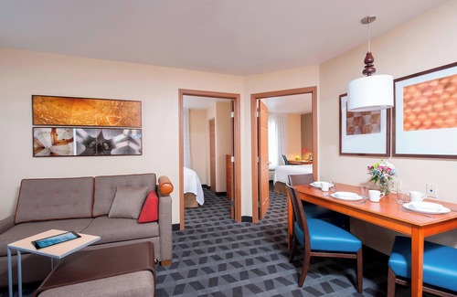 Pike Hotel | TownePlace Suites by Marriott Indianapolis Park 100