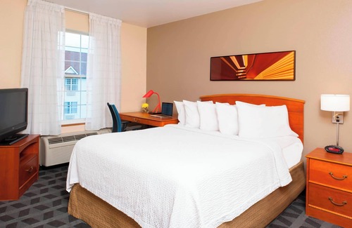 Pike Hotel | TownePlace Suites by Marriott Indianapolis Park 100