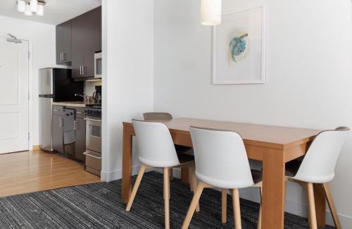 Monrovia Hotel | TownePlace Suites by Marriott Monrovia