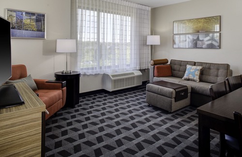 Canton Hotel | TownePlace Suites by Marriott Detroit Canton