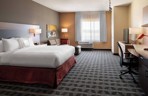 Clovis Hotel | TownePlace Suites by Marriott Fresno Clovis