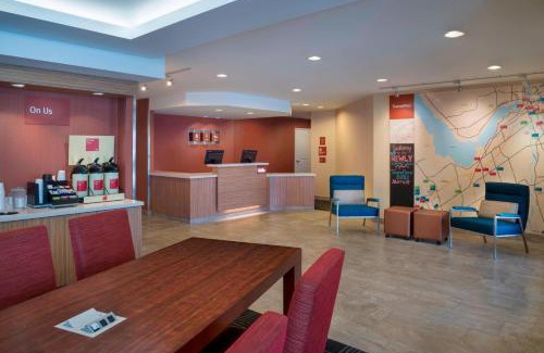 Ottawa Division Hotel | TownePlace Suites by Marriott Ottawa Kanata