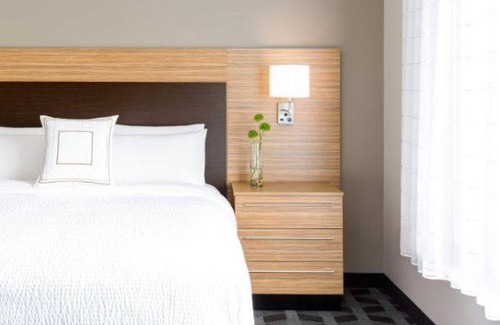 Canton Hotel | TownePlace Suites by MarriottDetroit Canton