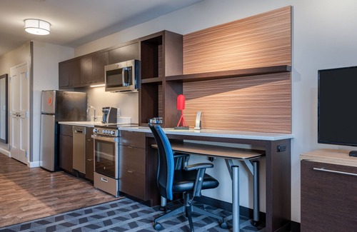West Newton Hotel | TownePlace Suites by Marriott Indianapolis Airport