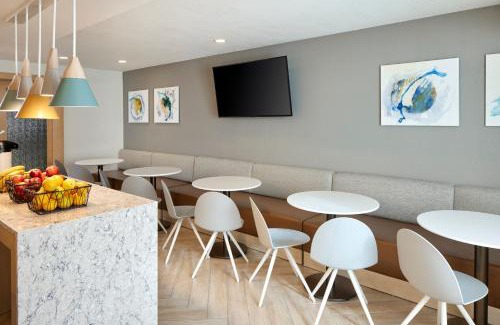 Sterling Hotel | TownePlace Suites Dulles Airport