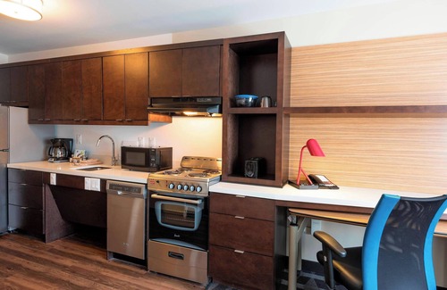 Jeffersonville Hotel | TownePlace Suites by Marriott Louisville North
