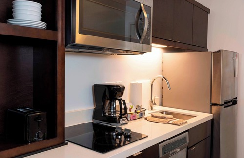 Jeffersonville Hotel | TownePlace Suites by Marriott Louisville North