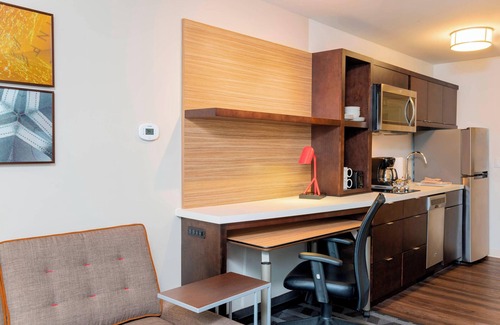 Jeffersonville Hotel | TownePlace Suites by Marriott Louisville North