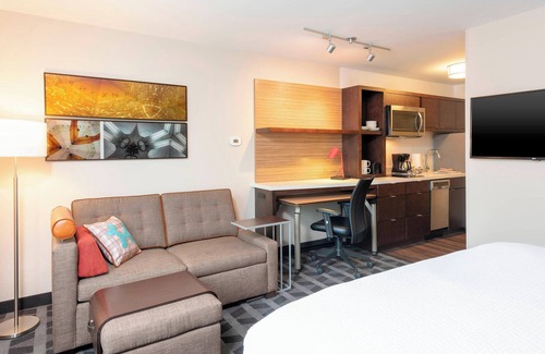 Jeffersonville Hotel | TownePlace Suites by Marriott Louisville North