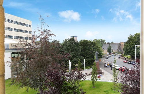 Paisley Apartment | Townhead Apartments, Nr Glasgow Airport