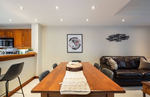 Blackcomb Condo | Townhome | BBQ | Pets | Free Parking | Wifi