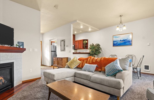 Shelton House | Townhome in Shelton