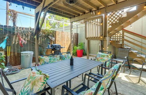 Galveston Apartment | Townhome Near Beach in Galveston: Furnished Patio!