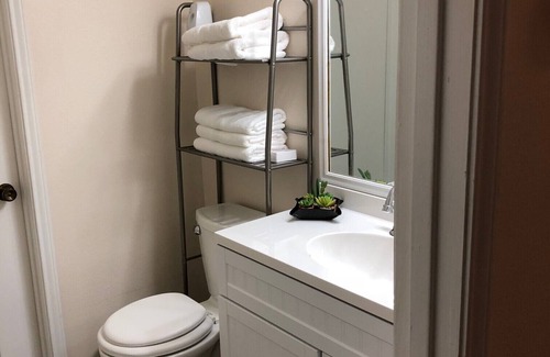 West San Antonio House | Townhome near Lackland AFB for BMT and Sea World