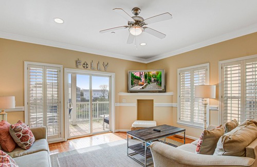 Waters Edge Villa | Townhome with marsh/river views & community pool/fishing pier!