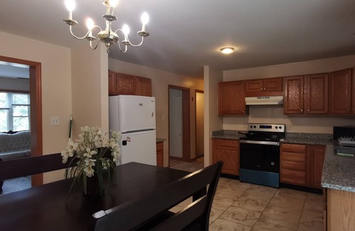 Central Business District House | Townhouse 3BR/1.5BA near Umass memorial Hospital