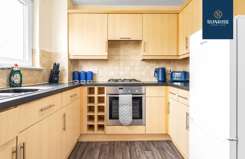 Dundee Apartment | TownHouse - 4 Rooms, 4 Double Beds
