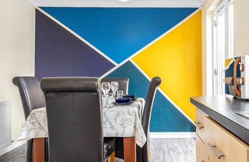 Dundee Apartment | TownHouse - 4 Rooms, 4 Double Beds